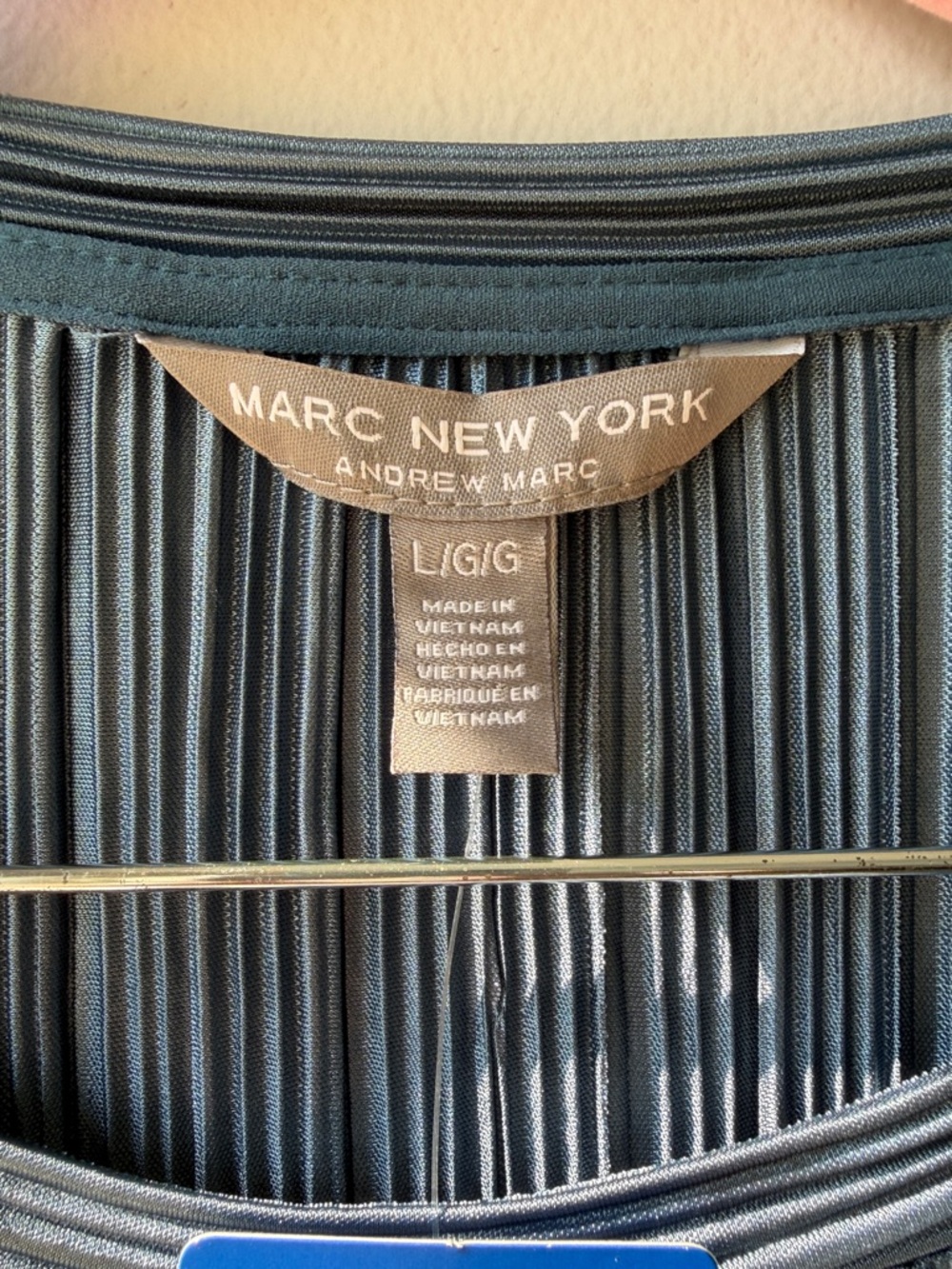 Marc New York Women’s Pleated Short-Sleeve Top Slate blue Size Large - Picture 2 of 4